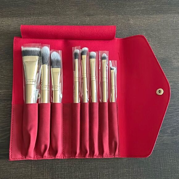 Luxie Other - LUXIE - Glitter and Gold - Makeup Brush Set In Red Case - New!